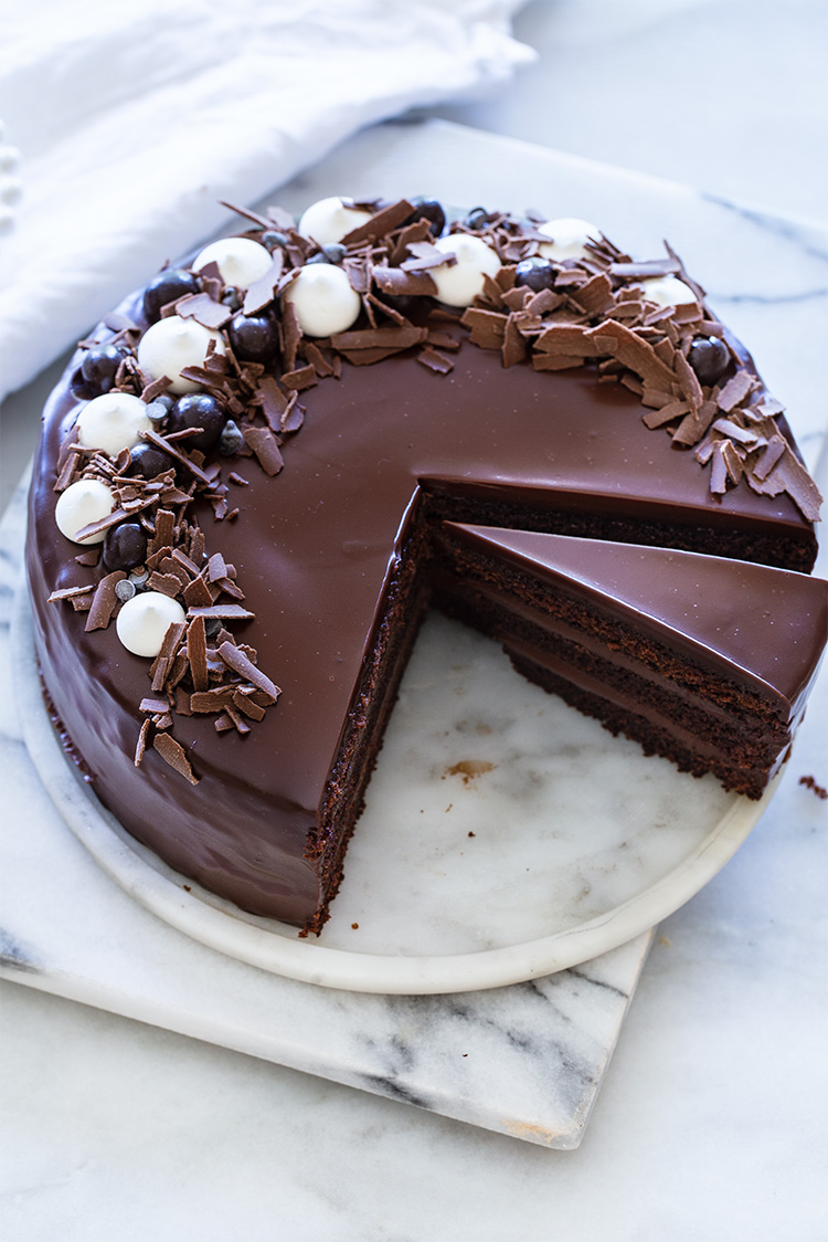 עוגת שכבות שוקולד מרשימה וקלה להכנה